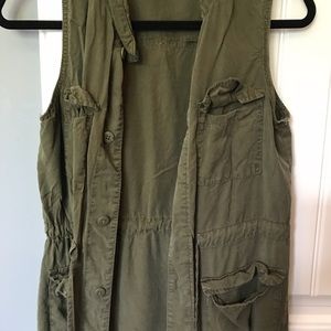 Universal Thread vest